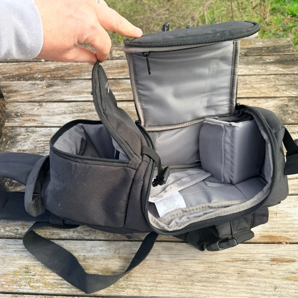 Amazon Basics DSLR Sling Bag